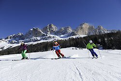 Skigenuss im Skigebiet Carezza Ski am Rosengarten in den Dolomiten